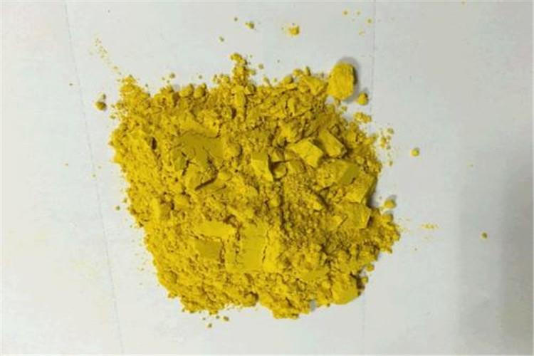 碱性嫩黄是由米蚩酮与氯化铵和氯化锌在150-160℃加热而制得，或由N，N-二甲基苯胺与甲醛缩合再经氧化而制得