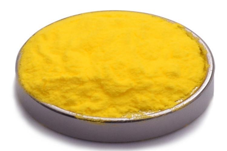 碱性嫩黄o的耐晒牢度低，色泽鲜艳，不仅可用于麻、纸的染色而且还可用于印染棉织品，也可用于皮革、油漆等的着色